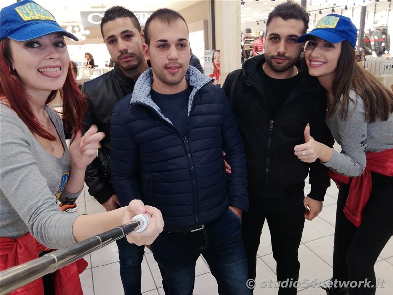 Soldout alla Notte Bianca 2018 del centro commerciale La Gru, con Biondo e Studio54network